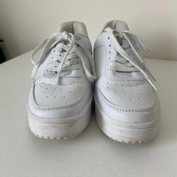 No Boundaries women’s white fashion sneakers — size 6.5 - Picture 2 of 6